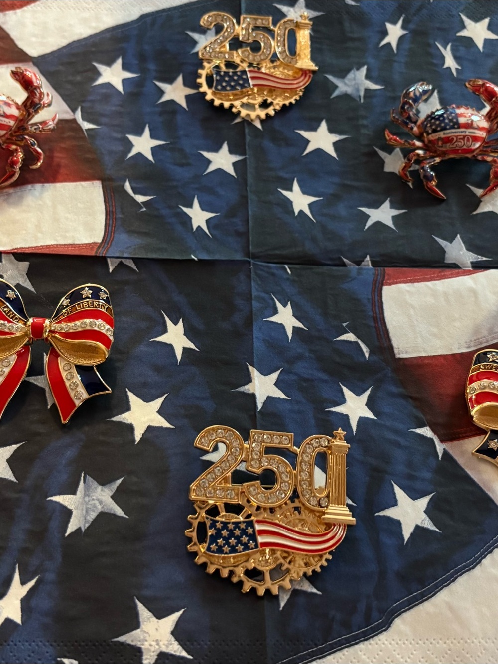 USA 250th Blingy Patriotic Brooches